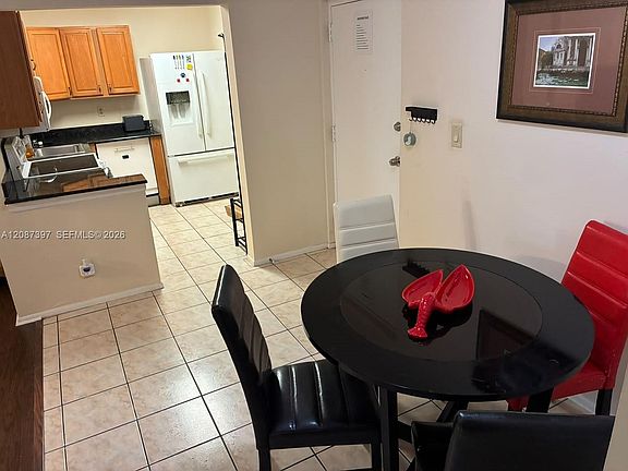 4th image of 480 NW 20th St APT 307