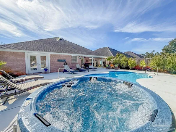 6400 Old Harbor Ct, Gulf Breeze, FL 32563