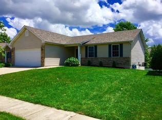 1417 Sportsmans Ct, O'Fallon, MO 63366