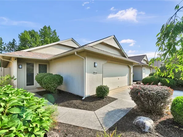 21648 Oak Bark Trl, Strongsville, OH 44149