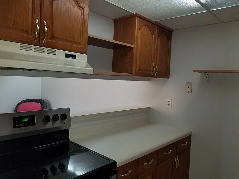 937 W Oak Ridge Rd #B — Photo 6