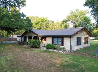 322 Parkside Dr, Zavalla, TX 75980