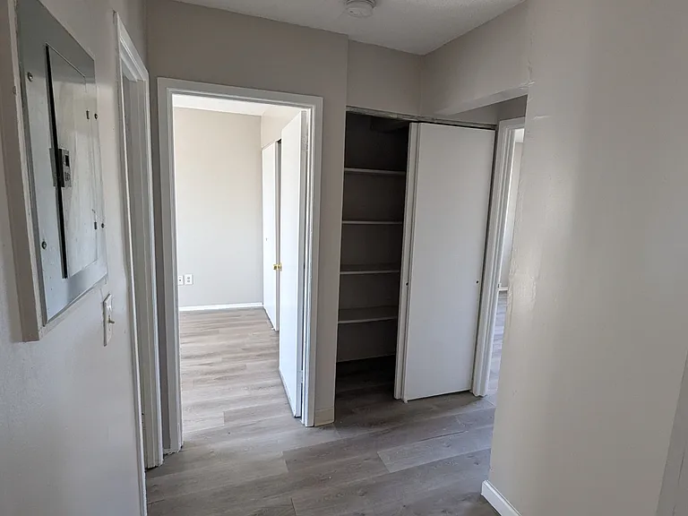 406 Barbour St #6 — Photo 3