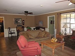 4th image of 2918 Dogwood Dr