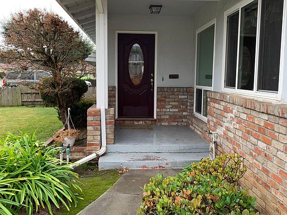 2nd image of 391 Sara Ave