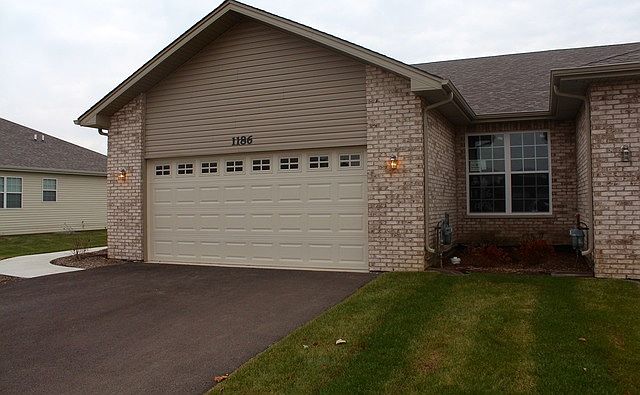 1st image of 1186 Mandalay Lane End