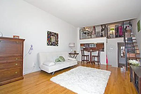 Sold by Citi Habitats | media 4