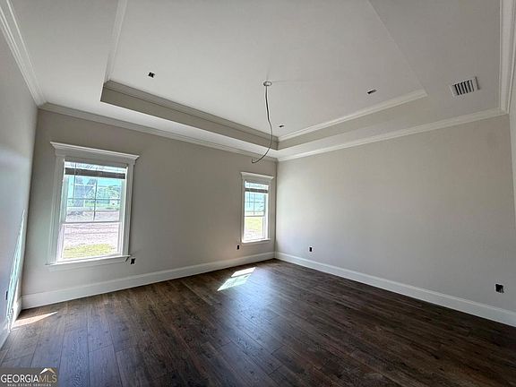 4th image of 1002 Bear Creek Rd