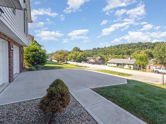 3rd image of 18632 Whispering Woods Dr