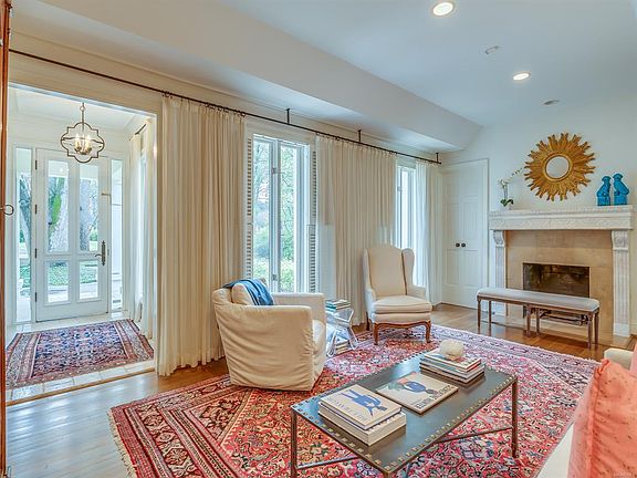 3rd image of 2035 Myrtlewood Dr