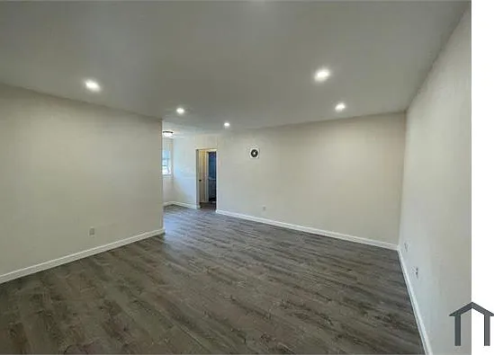Studio, 400 sqft, $1,600 — Photo 4