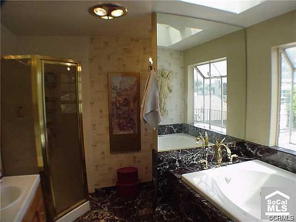 3rd image of 3611 Country Club Dr
