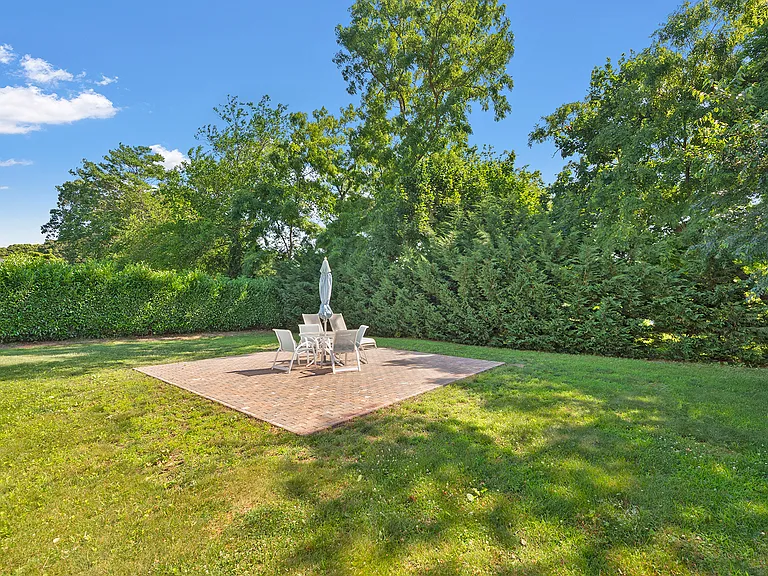 Parkway Dr — Photo 10