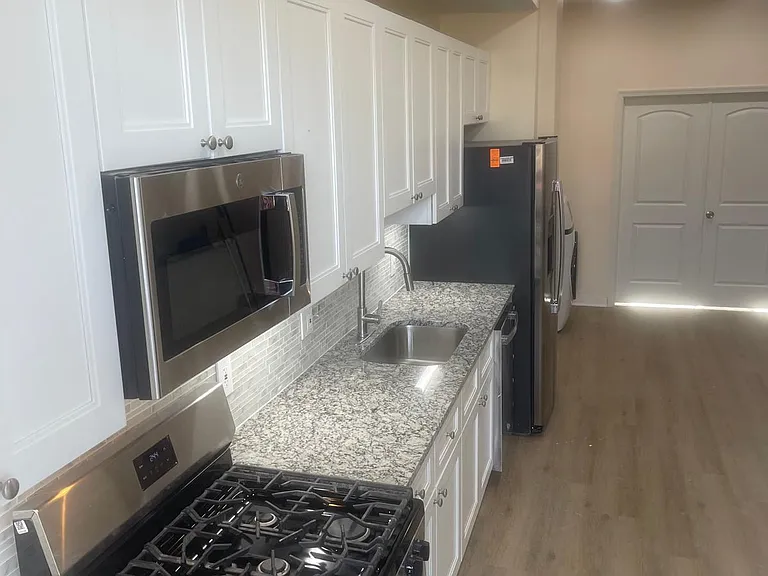 115 S Linwood Ave — Photo 7