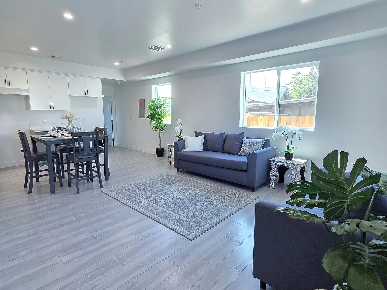 3 bed, 1400 sqft, $3,000 — Photo 3