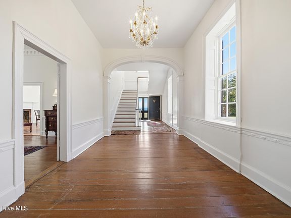 5th image of 101 Benbury Drive