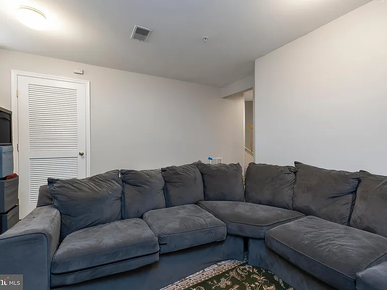 4004 Meadow Trail Ln — Photo 31
