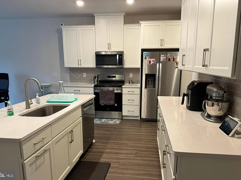 60 Four Leaf Dr — Photo 3