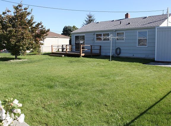 Lush Large backyard