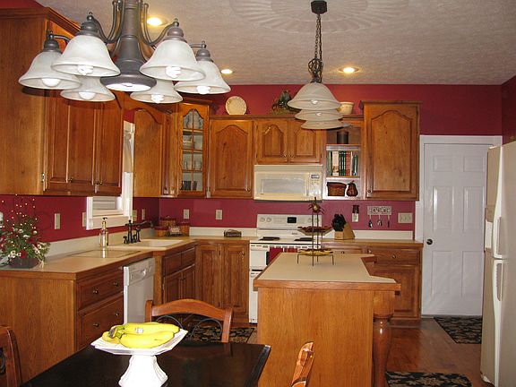 3rd image of 43 Dogwood Ln