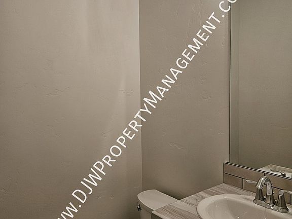 5th image of 1338 N Meadowglen Ave