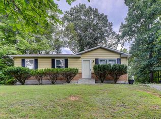 3925 Pitzer Rd, Roanoke, VA 24014