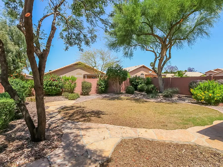 1036 W Olive Ave — Photo 20