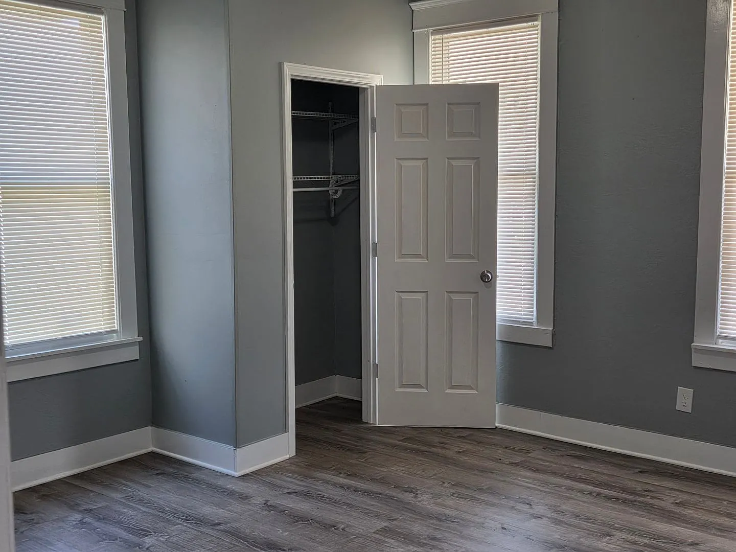 Fully Upgraded Interior — Photo 3
