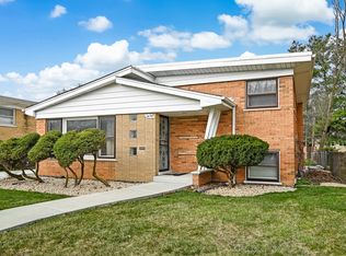 2438 Belleview Ave, Westchester, IL