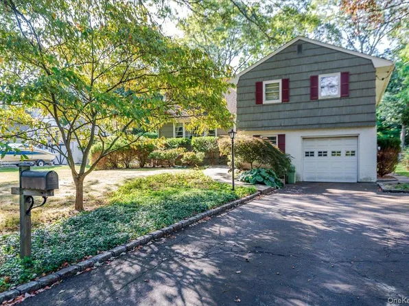 6 Wheeler Drive, Huntington Station, NY 11746