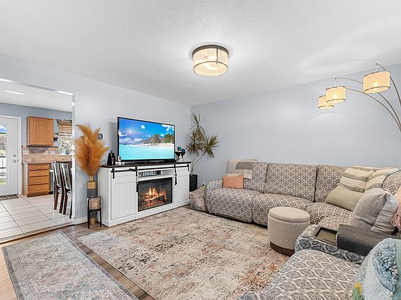 2nd image of 213 N 360 W