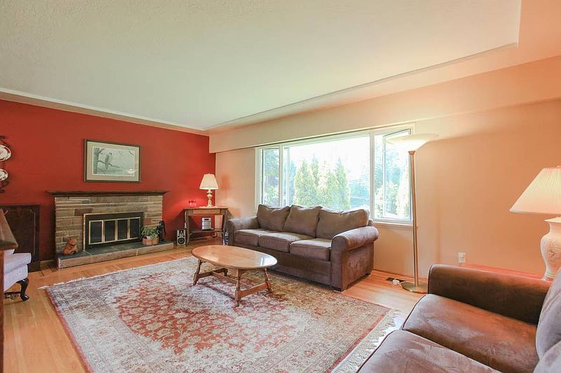 Burnaby House for rent - 3 Bedrooms — photo 6