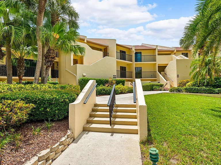 7500 Sunshine Skyway Ln S #205 — Photo 6