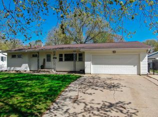 2308 Valley High Dr, Cedar Falls, IA 50613