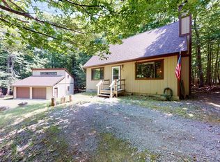 4 Briar Cir, Hawley, PA 18428