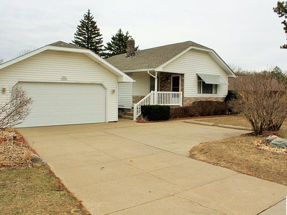 2nd image of 3020 S Lakeport St