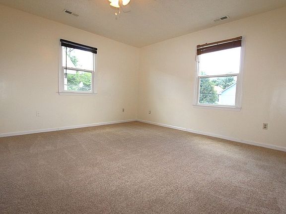 5th image of 2028 Warfield St