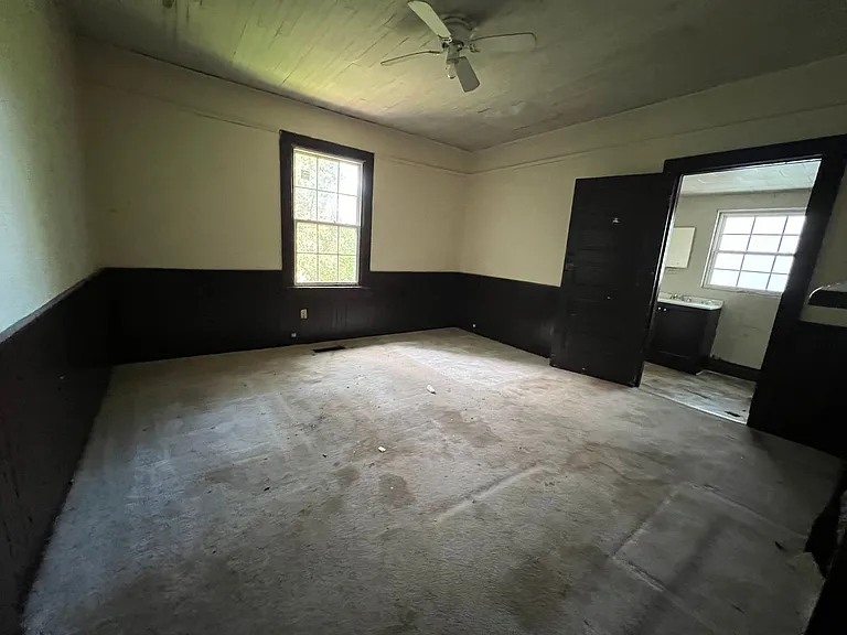 125 Arnold St — Photo 4
