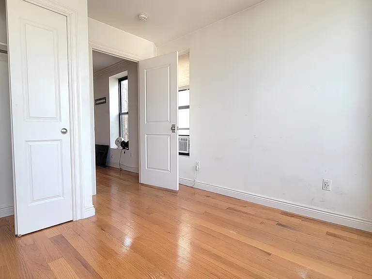 500 Cathedral Pkwy #3C — Photo 8