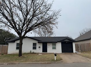 525 Phillips St, Cleburne, TX 76033