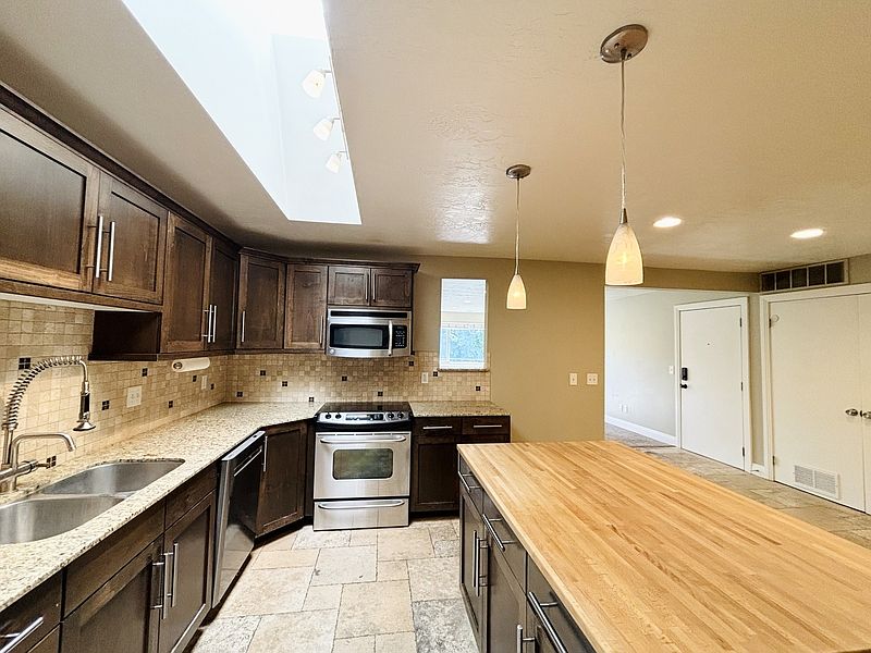1st image of 1560 E Stratford Ave #7