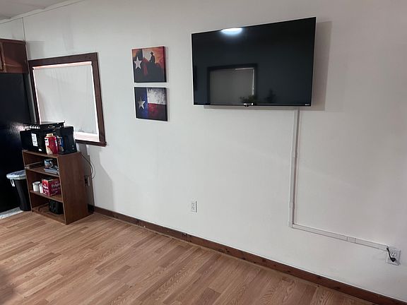 2nd image of 549 Quail Run Cir