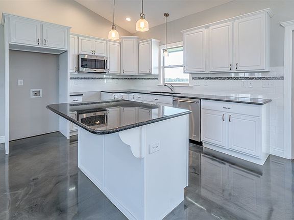 5th image of 2150 E 12th St