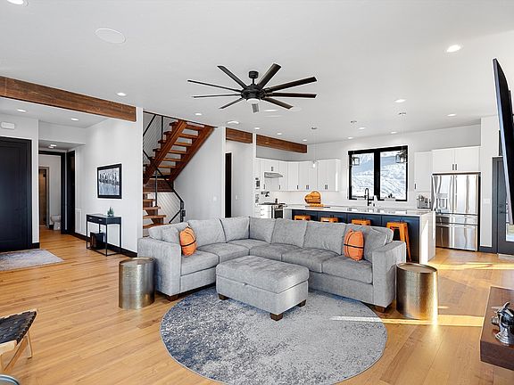 5th image of 247 Mansion Heights Dr