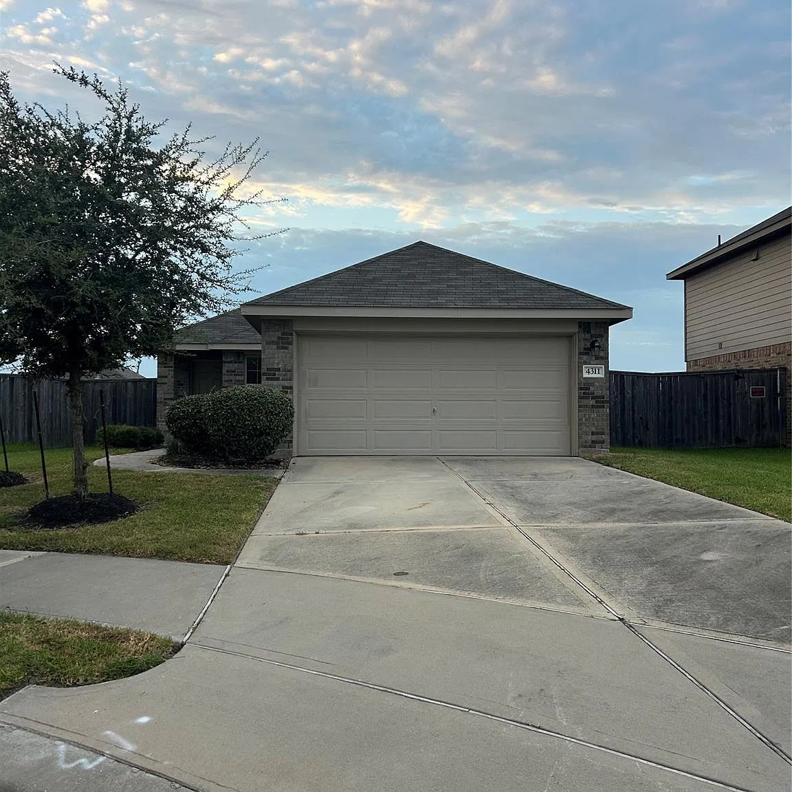 3 bed, 2.0 bath, 1170 sqft, $1,600 — Photo 2