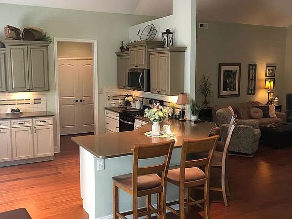 3rd image of 7538 Napa Valley Way