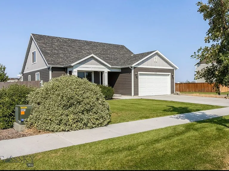 2133 Stewart Loop — Photo 1