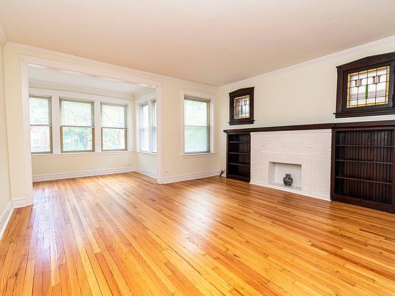 Photos are of Apt 1 in the building which is similar format and style to Apt 3.
