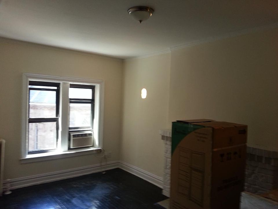 2nd image of 409 W 39th St Frnt 2