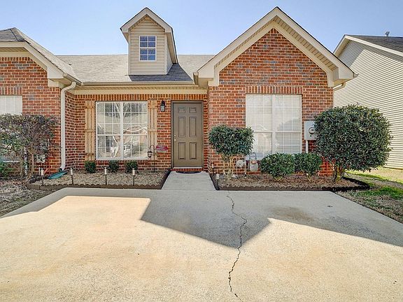 3rd image of 2790 Southwood Ln